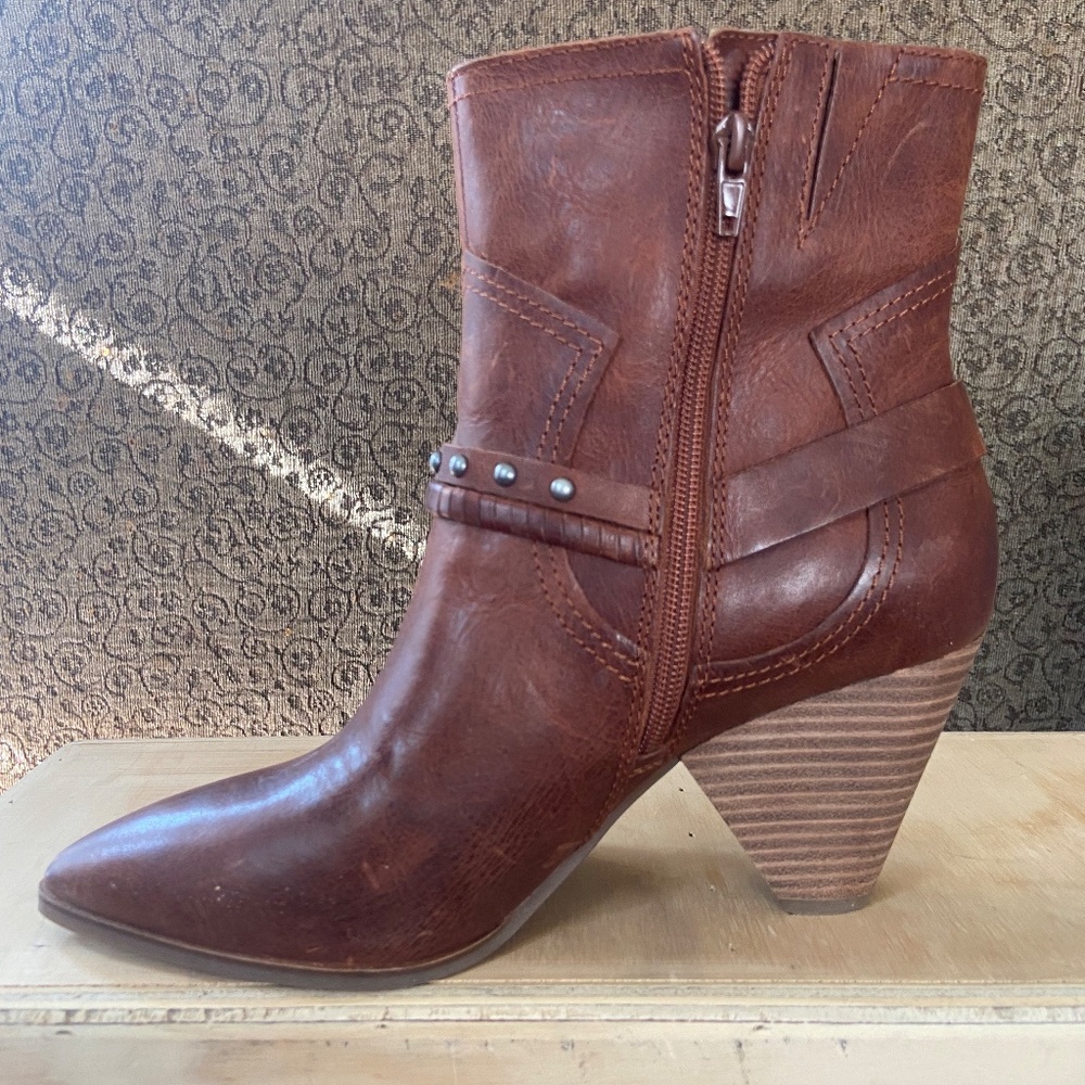 Lucky Brand Bohemian Whiskey Colored Ankle Boot - Picture 4 of 6